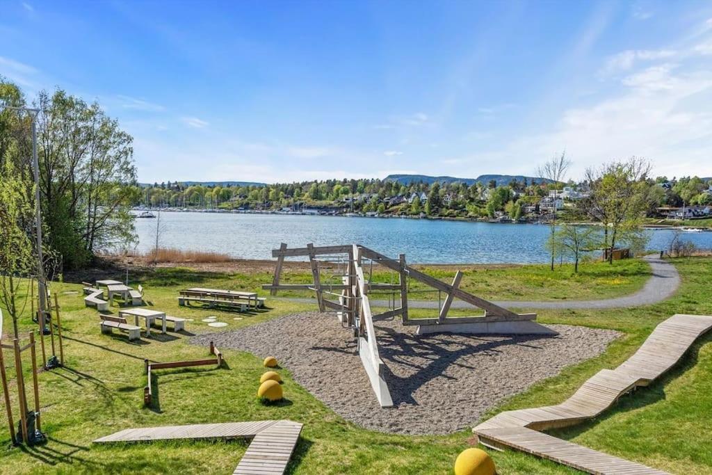 Scandpoint Apartment Fornebu Near Sea Front With Outdoor Walk! Stabekk 外观 照片